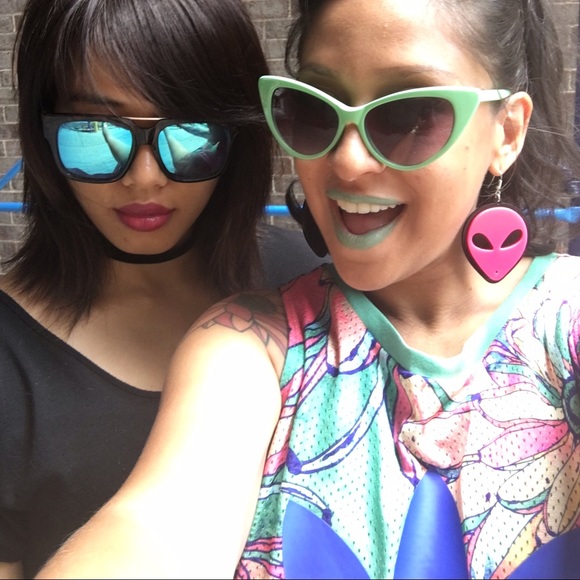 Meet your Posher, Dira - Picture 3 of 3