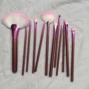Assorted makeup brushes