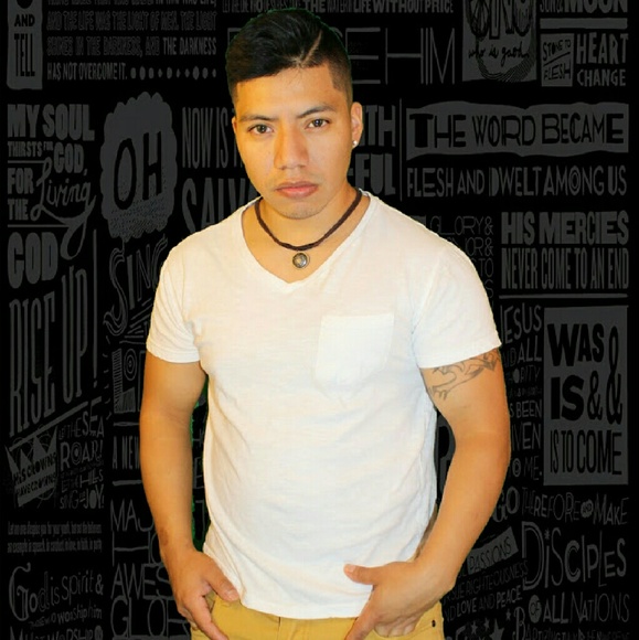 Meet your Posher, Alex - Picture 1 of 2