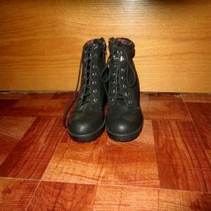 Wet seal size 8 boots