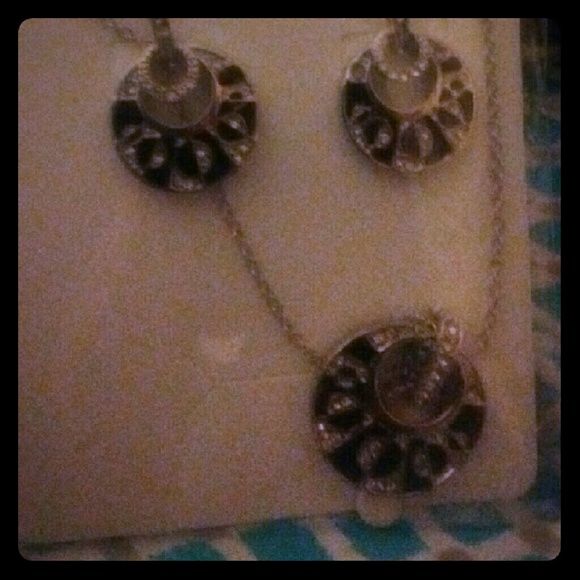 earring and necklace set