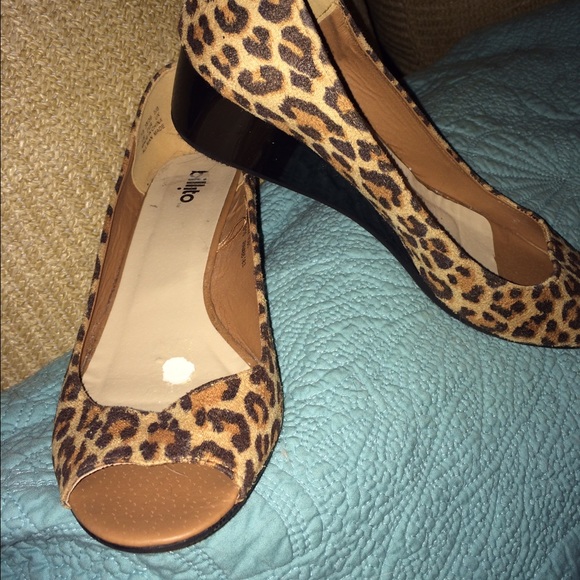 Leopard wedge shoes