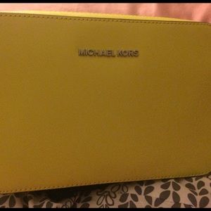 Michael kors summer yellow cross body