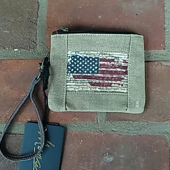 ❗FINAL CLEARANCE LAST ONE❗ Flag Small Wristlet - Picture 2 of 3