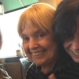 Meet your Posher, Joan