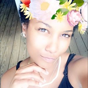 Meet your Posher, Monica