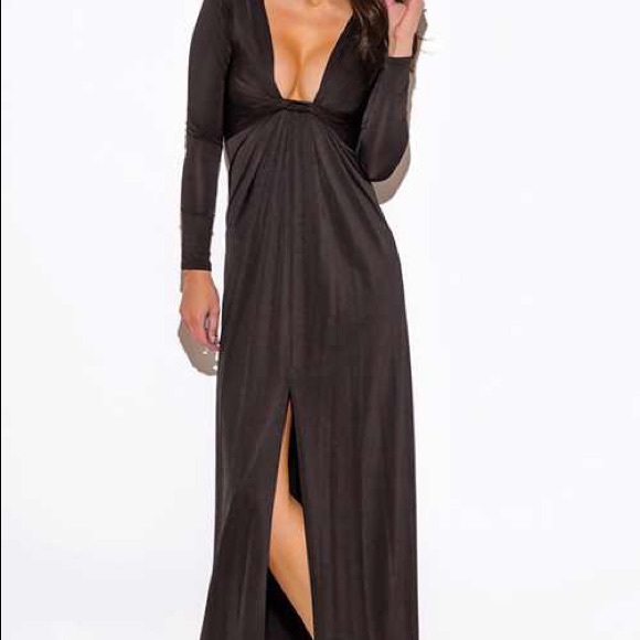 Black Deep V Knot long sleeve maxi NWT Retail
