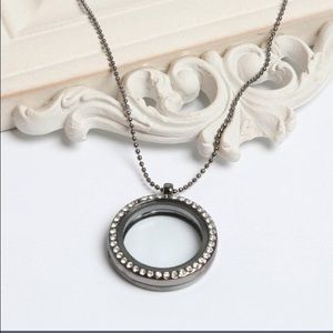 Living memory floating locket