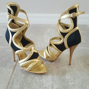 Sexy bebe black/gold heels Size 6