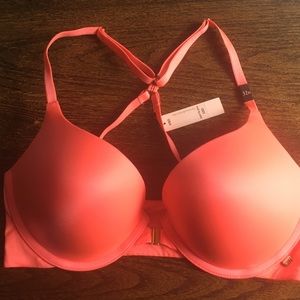NWT Victoria's Secret 32D front-closure bra