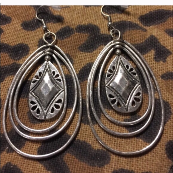 Sliver tone earrings