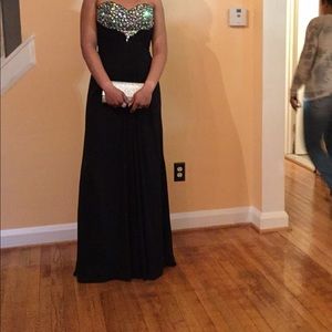 I am selling my senior prom dress.