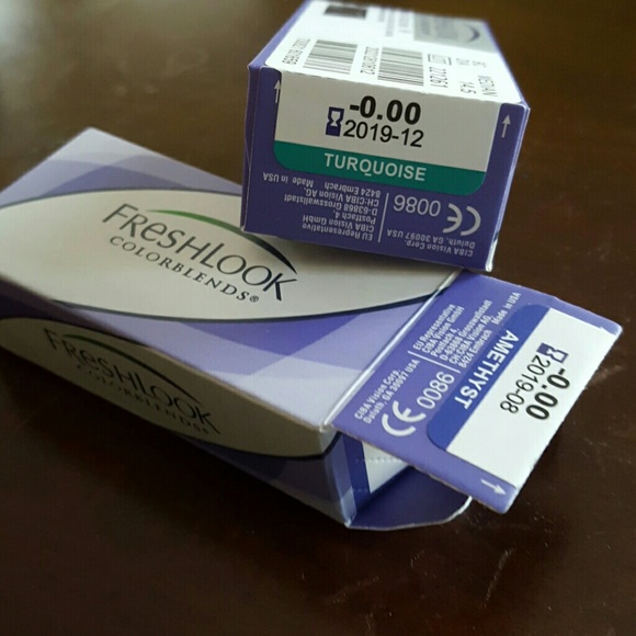 Freshlook nonprescription contacts