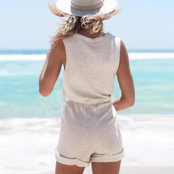 ❗️LAST ONE❗️Cute Romper 😍 - Picture 3 of 4