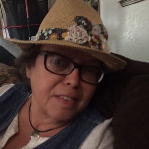 Meet your Posher, Faye