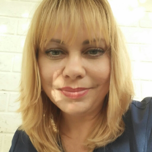 Meet your Posher, Kendra - Picture 1 of 1