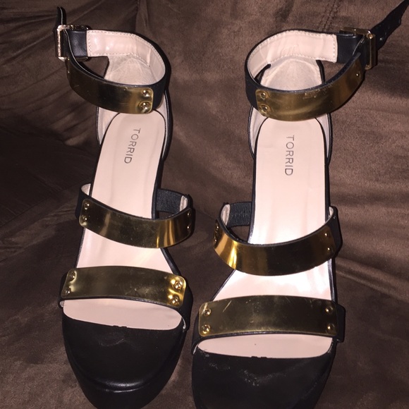 Sexy Gold strap platforms