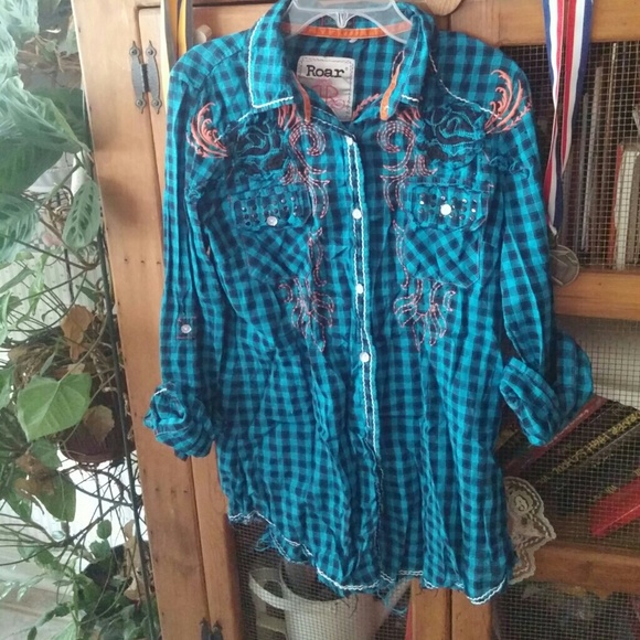 Long Sleeve Blue and Black Plaid Flannel