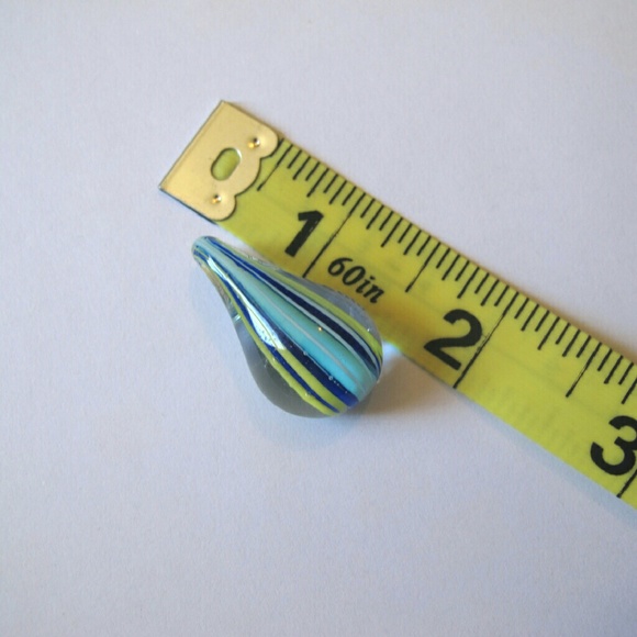 Glass Charm - Picture 2 of 2
