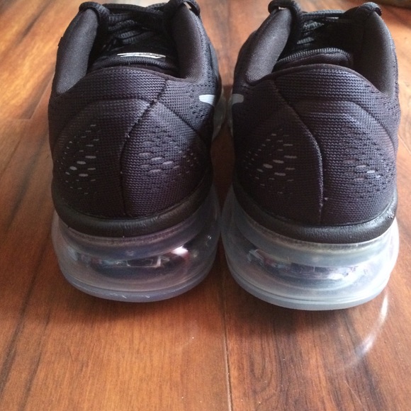 SOLD Women's Nike Air Max 2016 - Picture 3 of 4