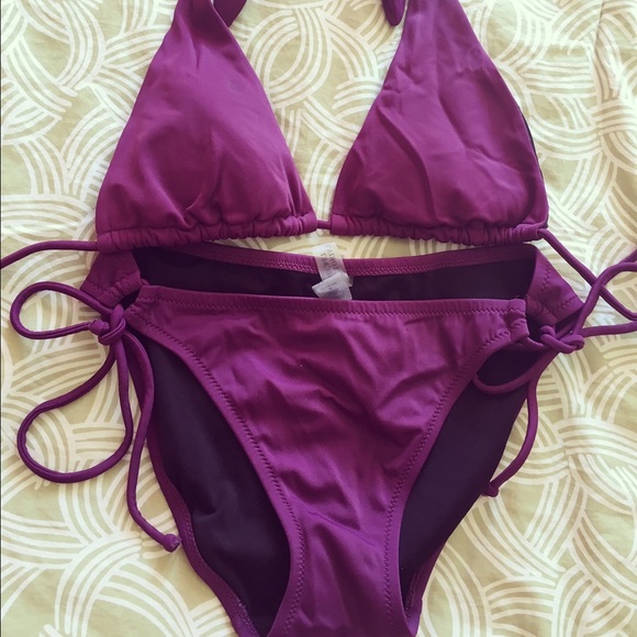 Victoria's Secret 2 piece bathing suit never worn - Picture 1 of 3