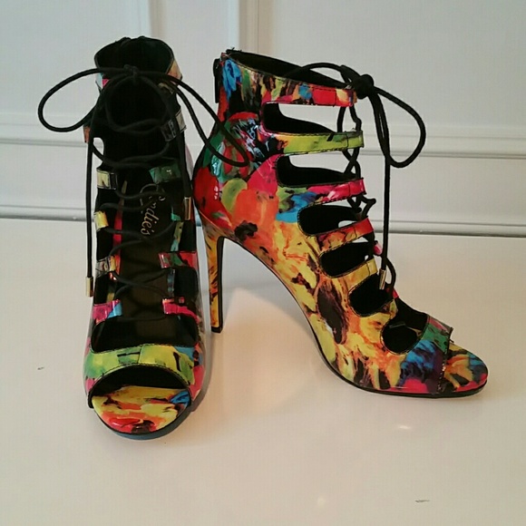 Candies floral heels size 8.5