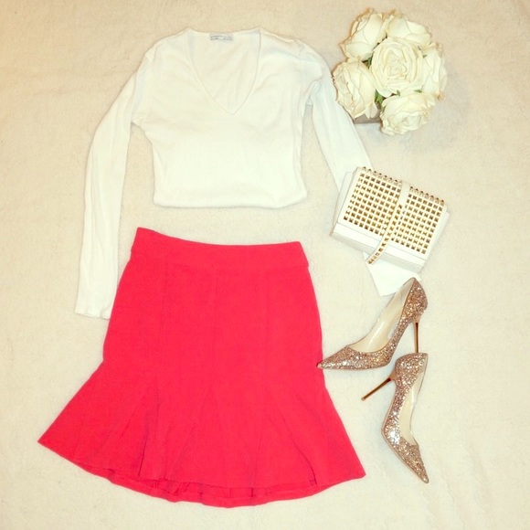 Cute hot pink trendy skirt Sz small very flirty