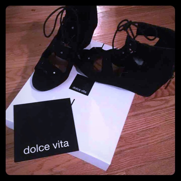 Brand new!❣dolce vita heels. Lace up