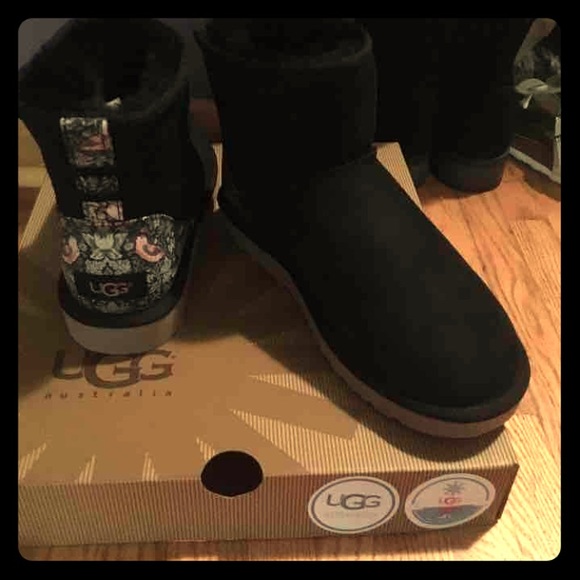 ‼️NEW‼️ limited edition UGGs size 7