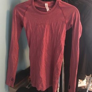 Lulu lemon long sleeve run swiftly