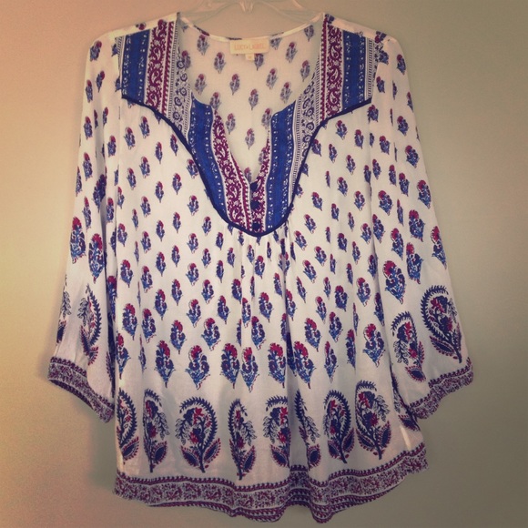 Flowy top three quarter length sleeves