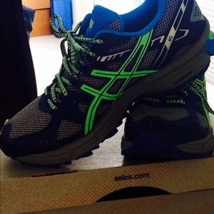 Women's size 8 1/2 Asics running shoe brand new