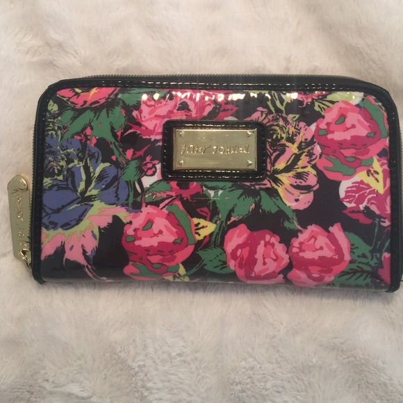Betsey Johnson Zip Wallet