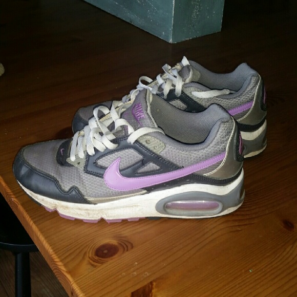 Women's Nike size 8 athletic shoes