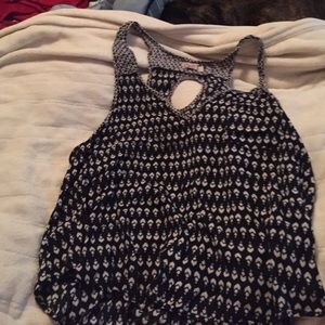 V neck tank top with print black and white