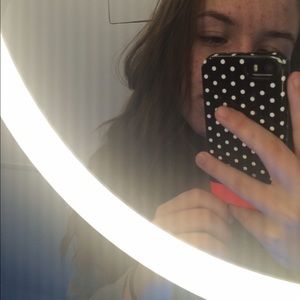 Meet your Posher, Mia