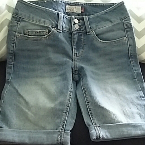 NWOT SO Denim Shorts - Picture 1 of 3