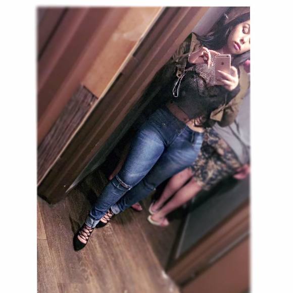 Meet your Posher, Jessica - Picture 1 of 1