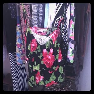 Floral shirt with lace