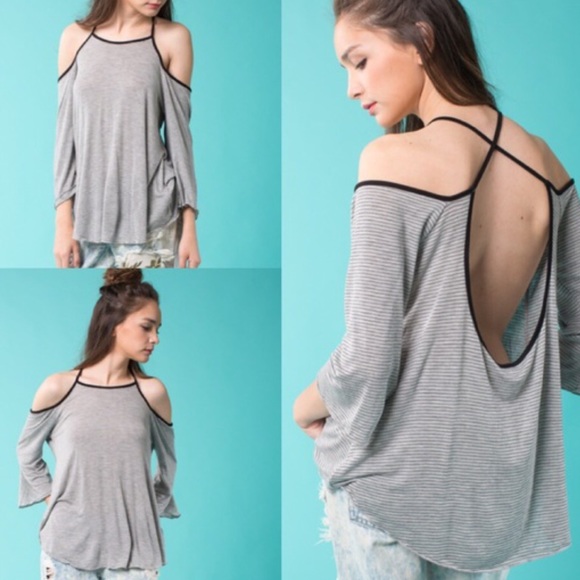 Super CUTE Cold Shoulder Top - Picture 4 of 4
