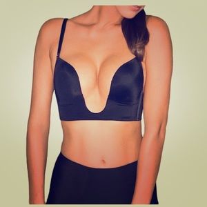 NWT- Deep Plunge Push Up Bra 34C