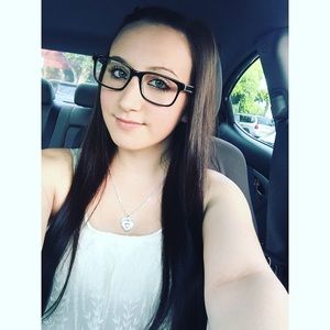 Meet your Posher, Madyson