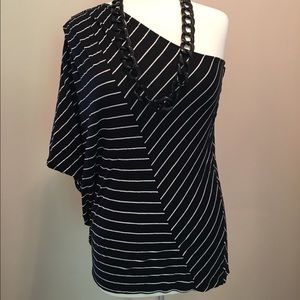 Striped one shoulder tee