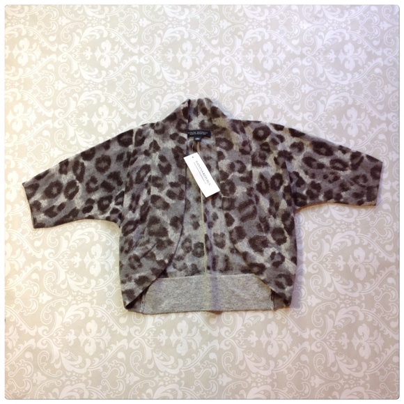 Banana Republic Sweaters - BANANA REPUBLIC SHRUG