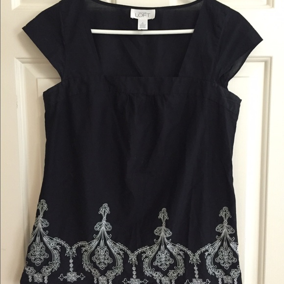 Black and white Loft top