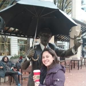 Meet your Posher, Claudia