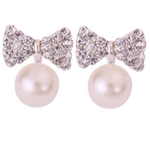 Crystal Inlay Bow Earrings.