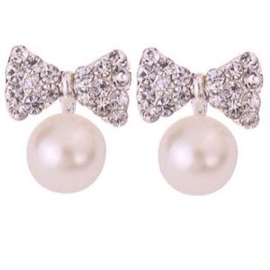 Crystal Inlay Bow Earrings.