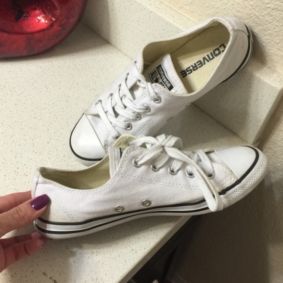White Allstar converse