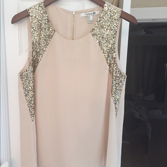 NEW Forever 21 top with gold sequins